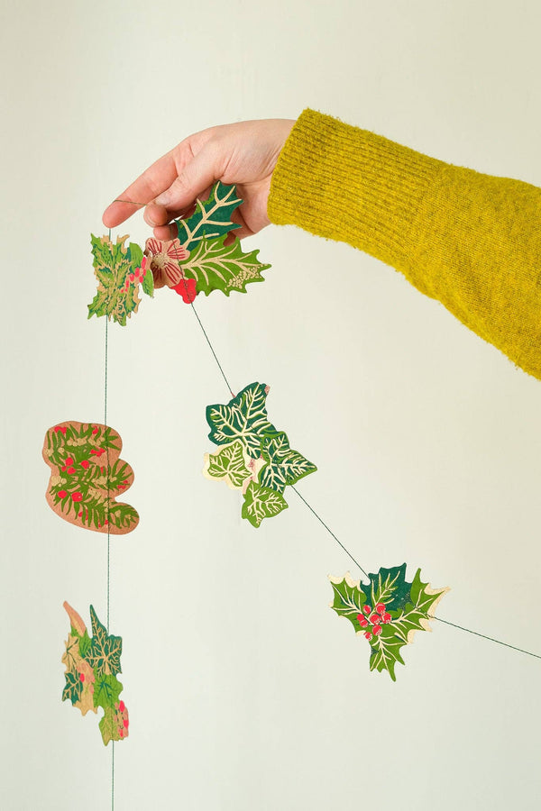 Holly and Ivy Printed Paper Sewn Garland