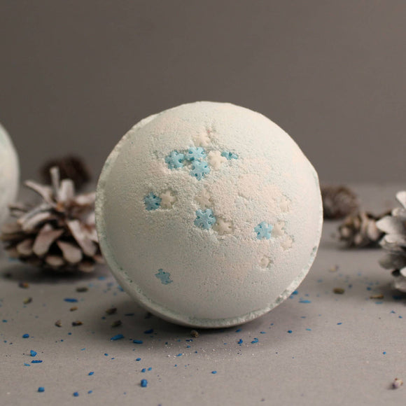 Snowflake Flurry Bath Bomb - Blueberry