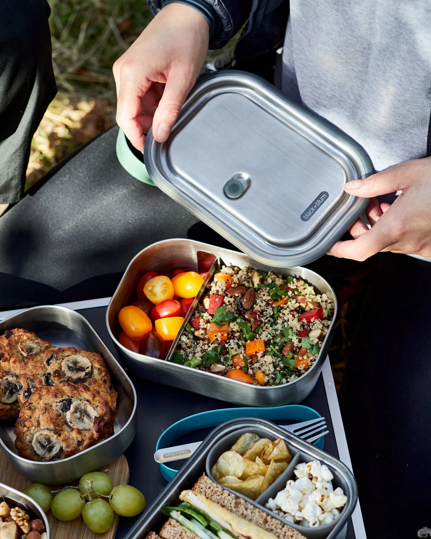 Black+Blum Large Leakproof Lunch Box with Food Divider - 1L