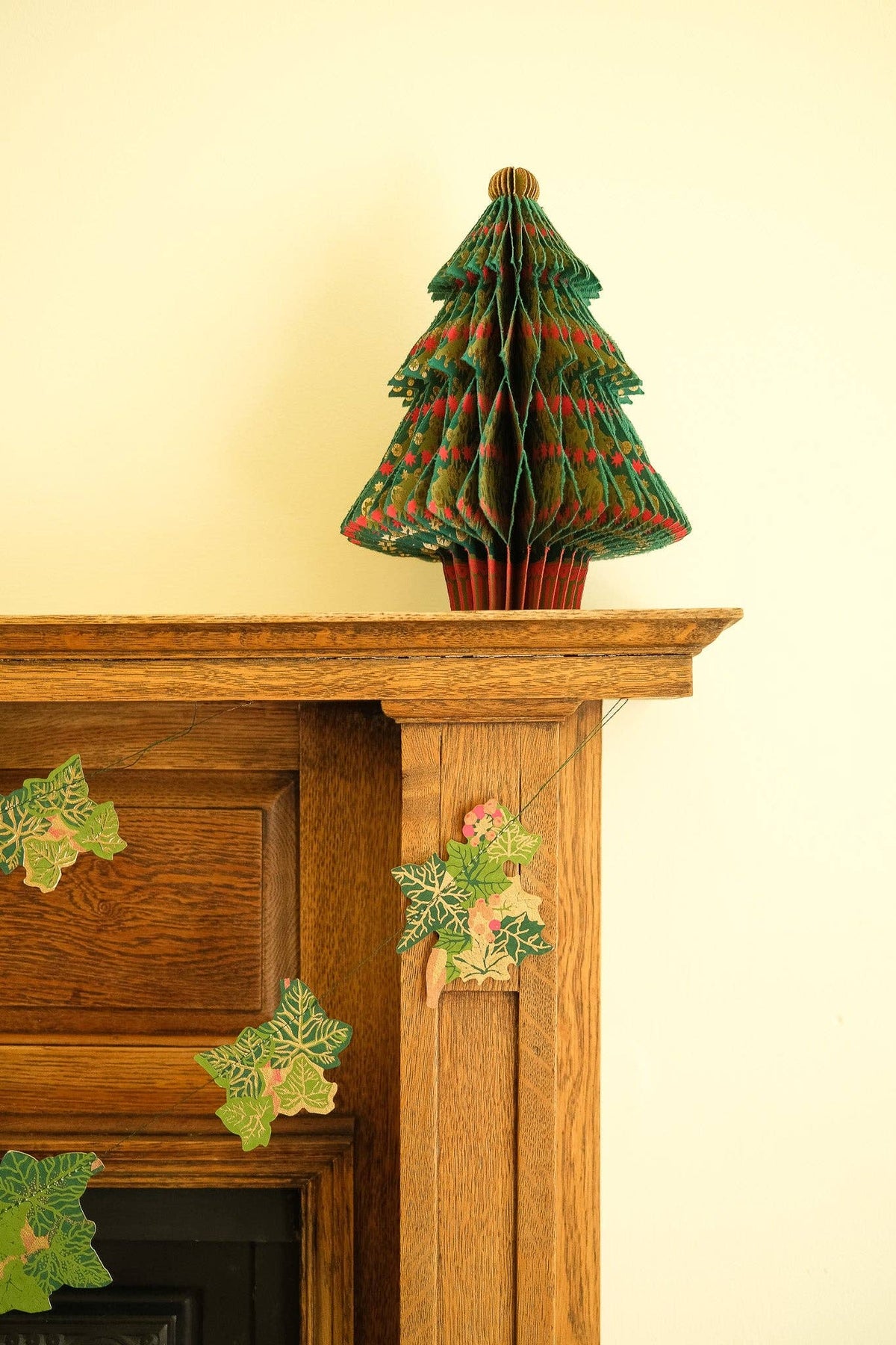 Holly and Ivy Printed Paper Sewn Garland