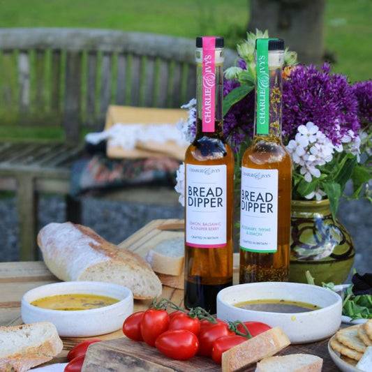 Chilli, Balsamic, Oregano & Thyme Bread Dipper