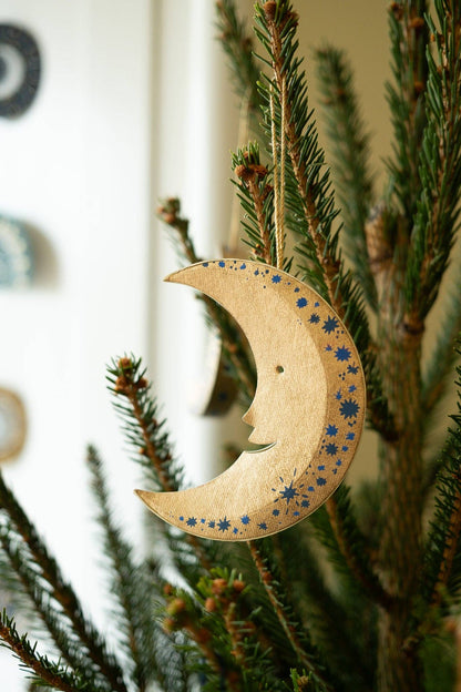 Shimmering Man on the Moon Board Decoration