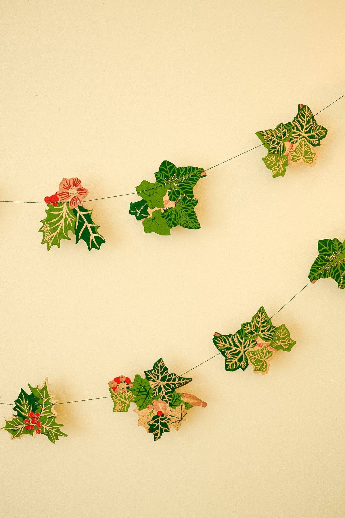 Holly and Ivy Printed Paper Sewn Garland