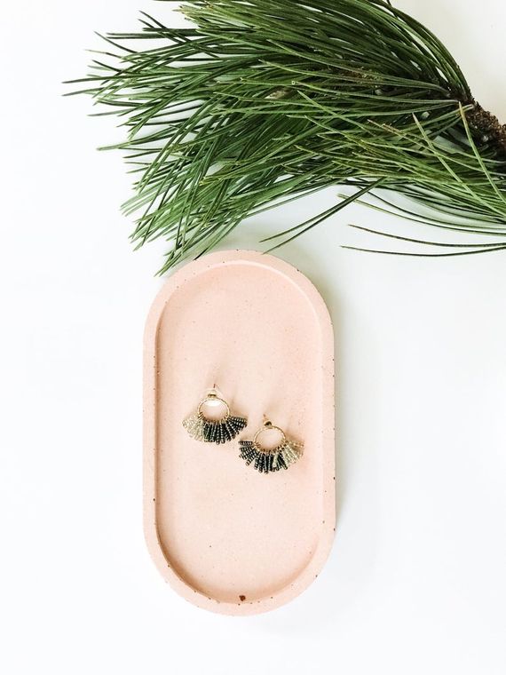 Concrete oval tray/organiser (pink colour)